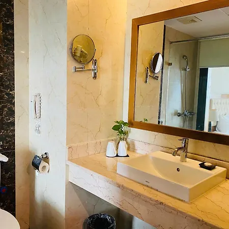 Muong Thanh Cua Dong Hotel Vinh Exterior photo